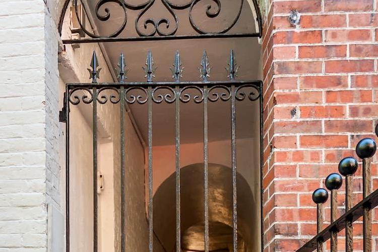 Black Heritage Trail passageway